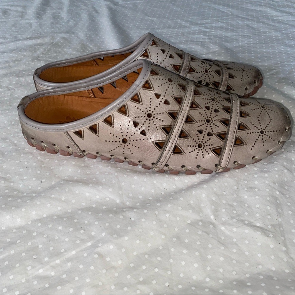 Spring Step Women's Fusalide Slip-On Sneakers Lazer Cut Beige Size 38 US 7.5 - Picture 2 of 10